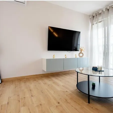 Modern Dax, 12 Min Walk To The Beach Apartment Split